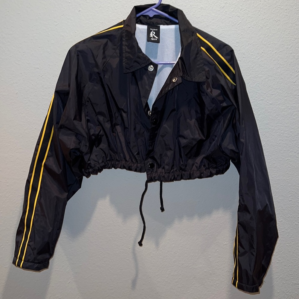 Made in LA - black windbreaker crop jacket 💛🖤